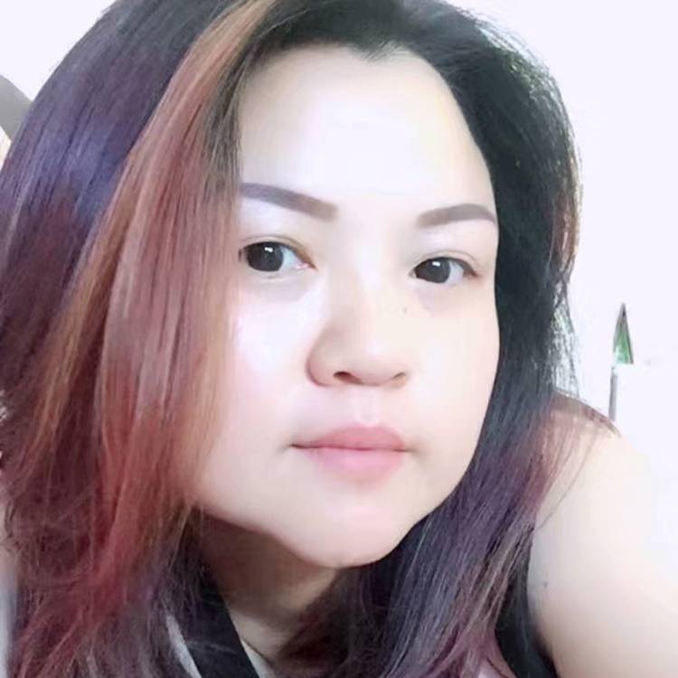 美好回首大树的照片