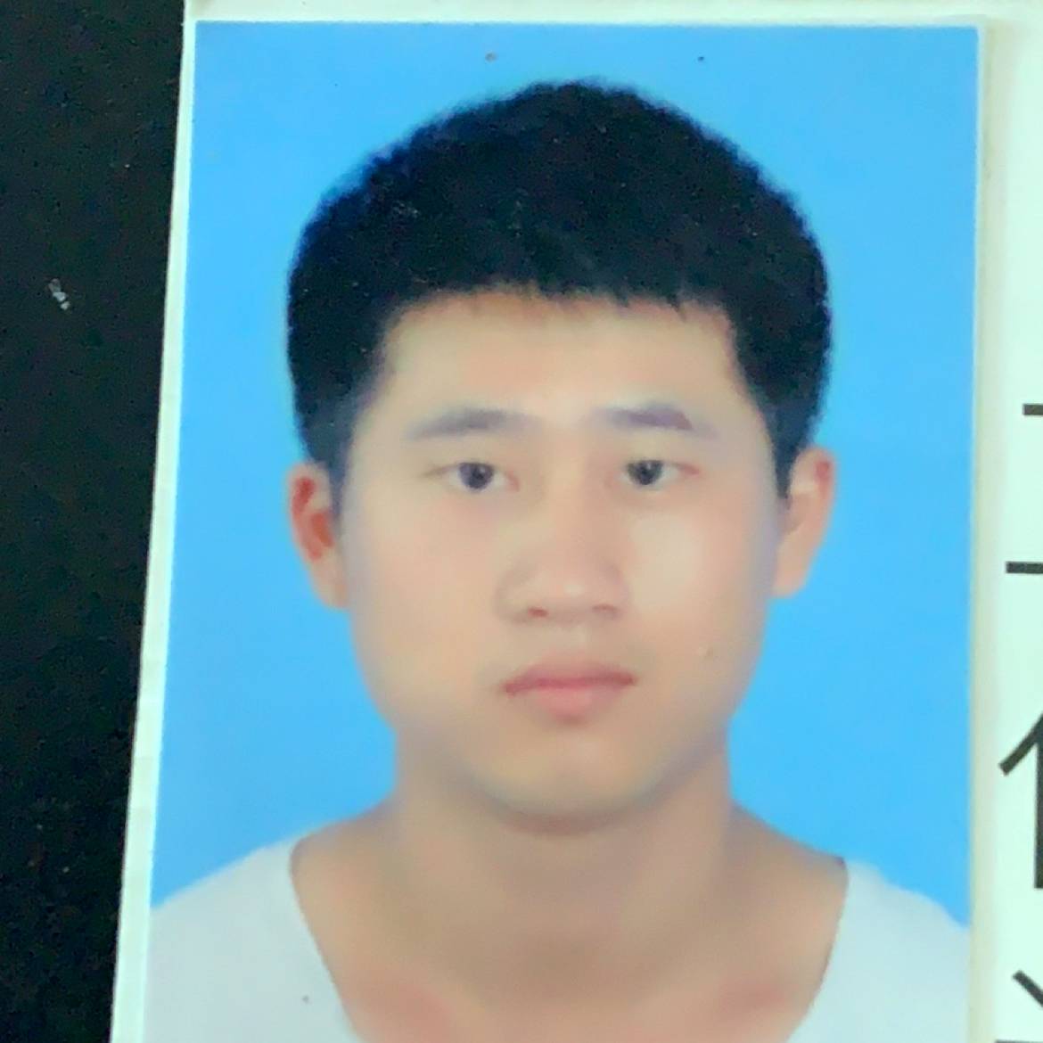 现实与萝莉的照片