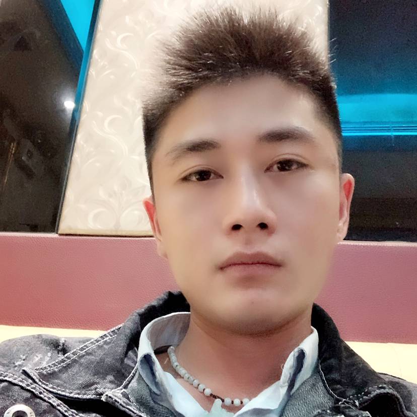 聪明相许小蜜蜂的照片