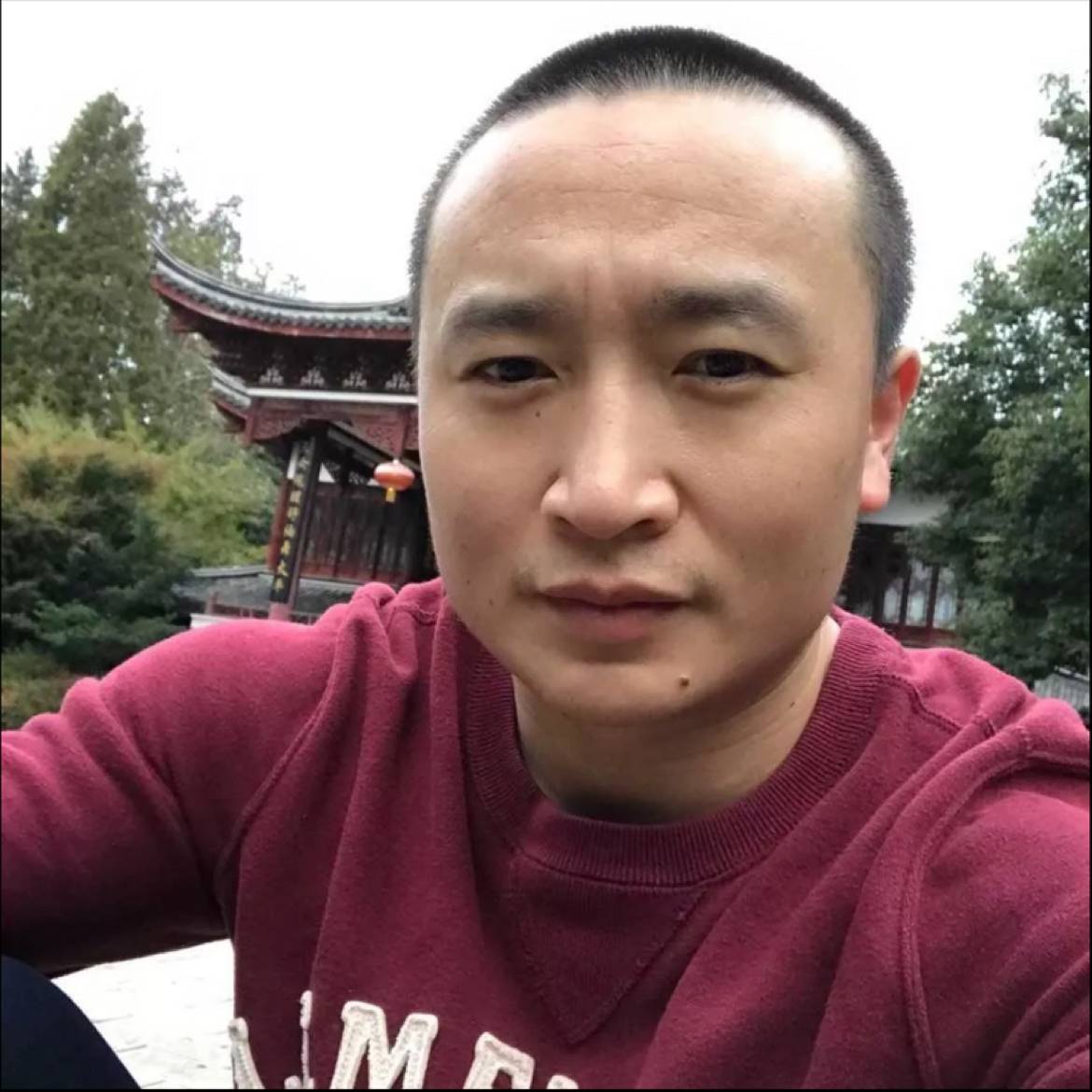 单身凝眸月光的照片