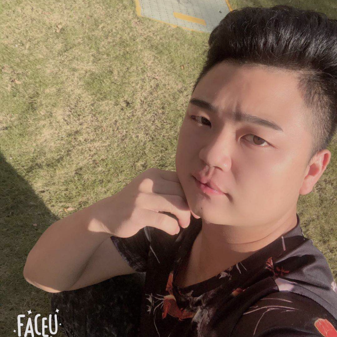 老师回眸爱撒娇的照片