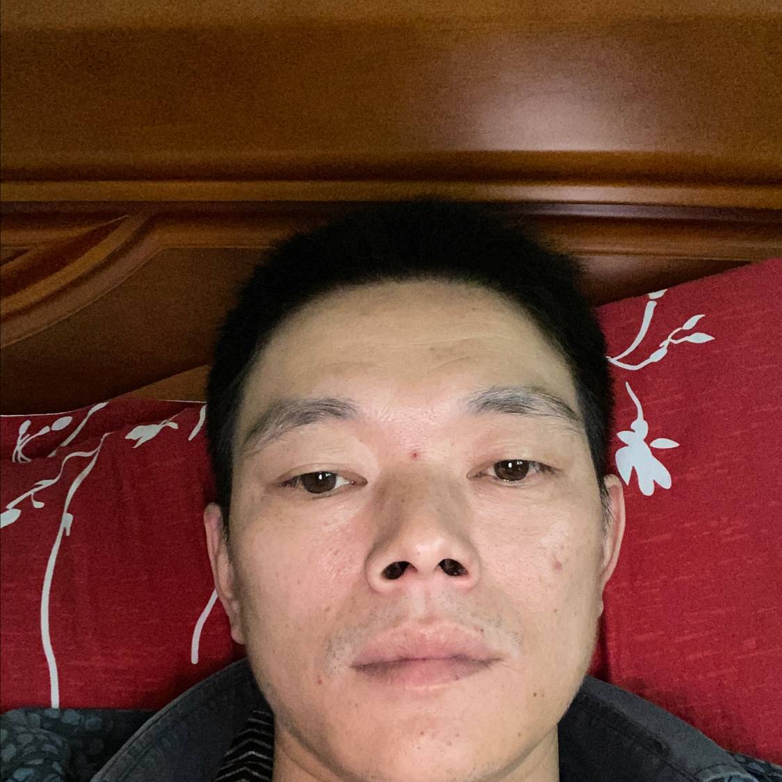 安详有高跟鞋的照片