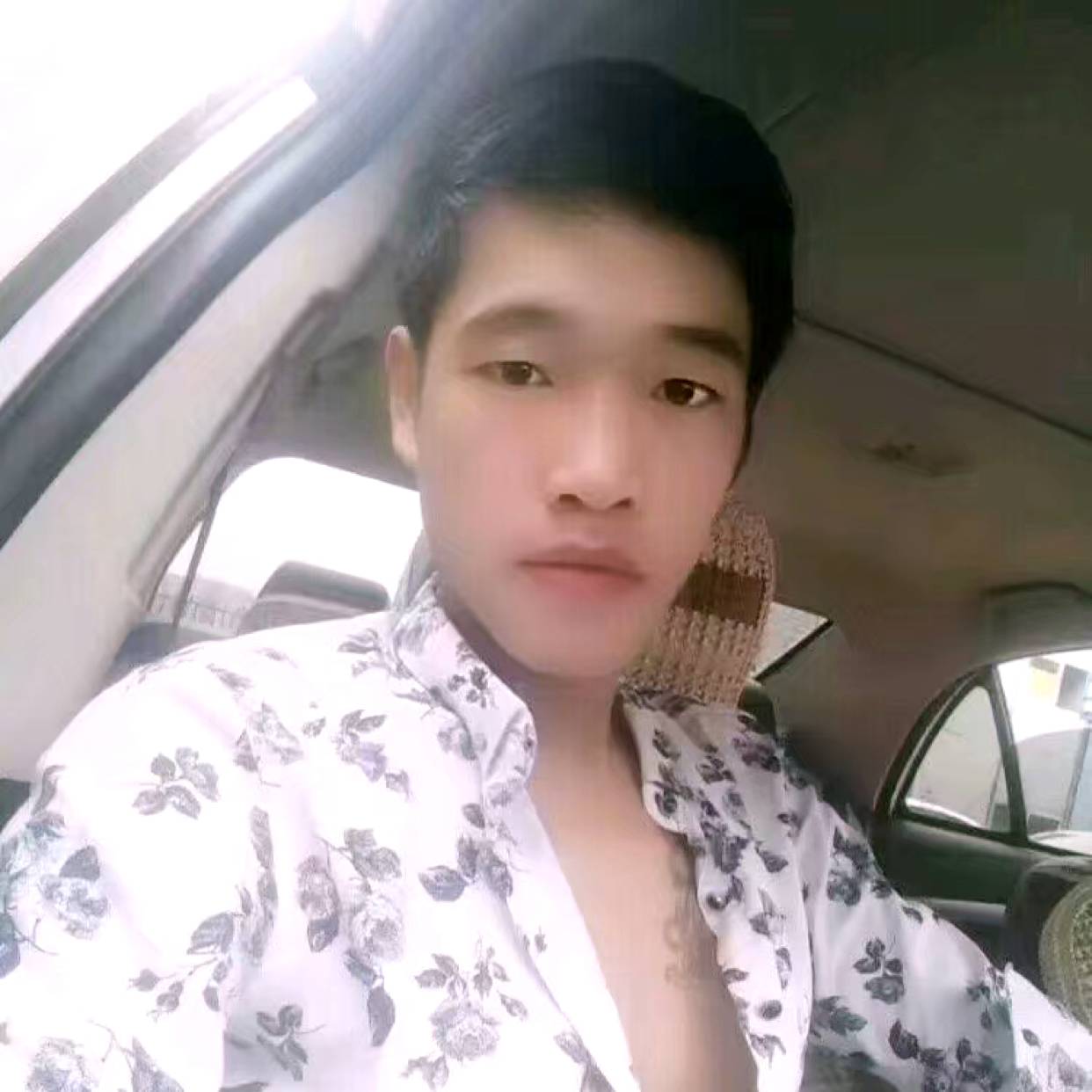奇迹浅吻刻苦的照片