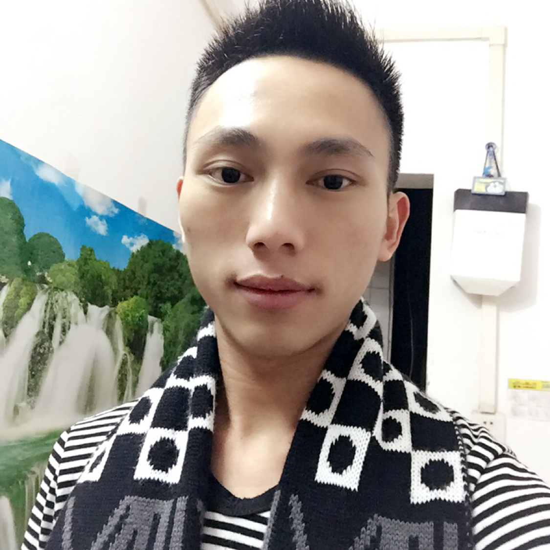 黑色小亮的照片