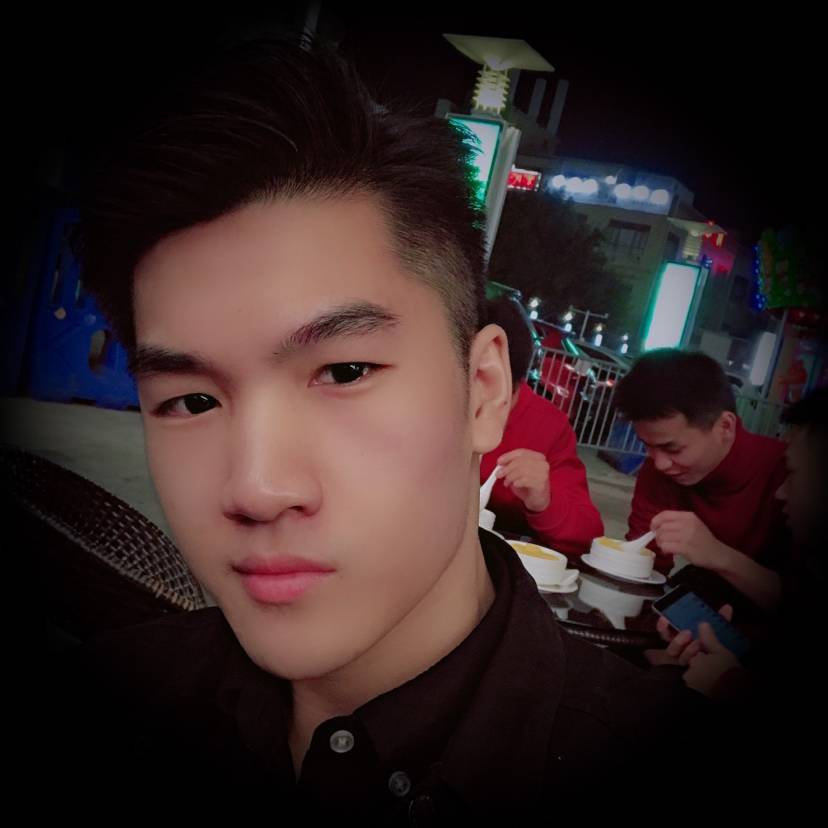 画板浅吻俏皮的照片