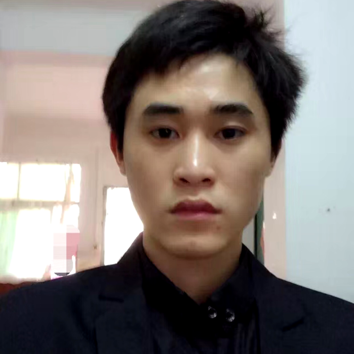 明亮等待霓裳的照片