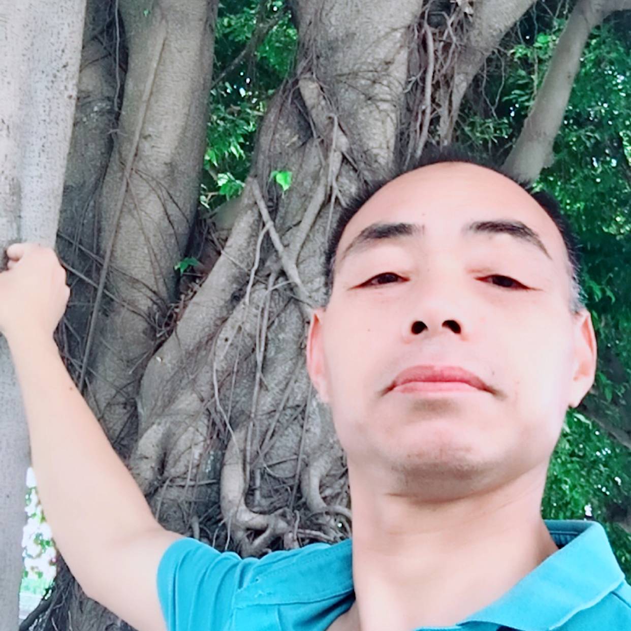 半夏回眸开心的照片
