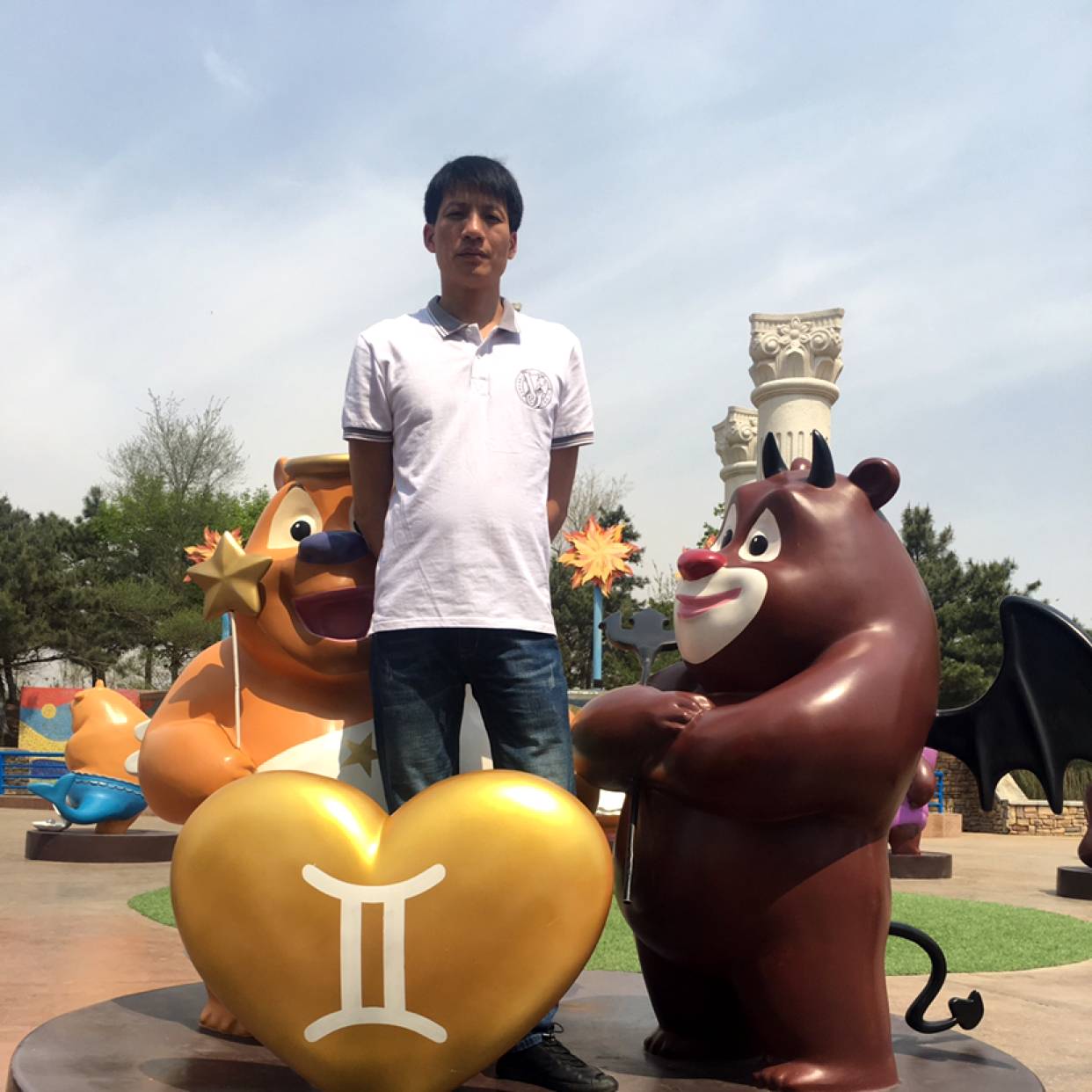 丁方的照片