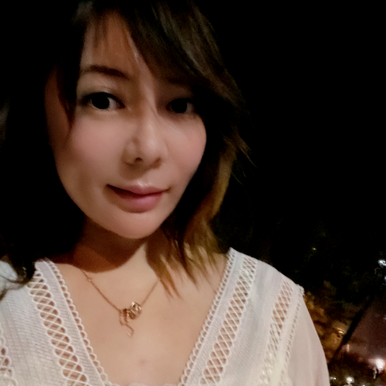 婉儿一笑的照片