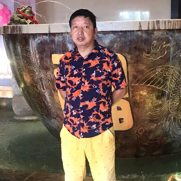 余溫回眸多情的照片