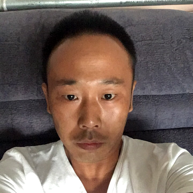 黑米凝眸淡然的照片
