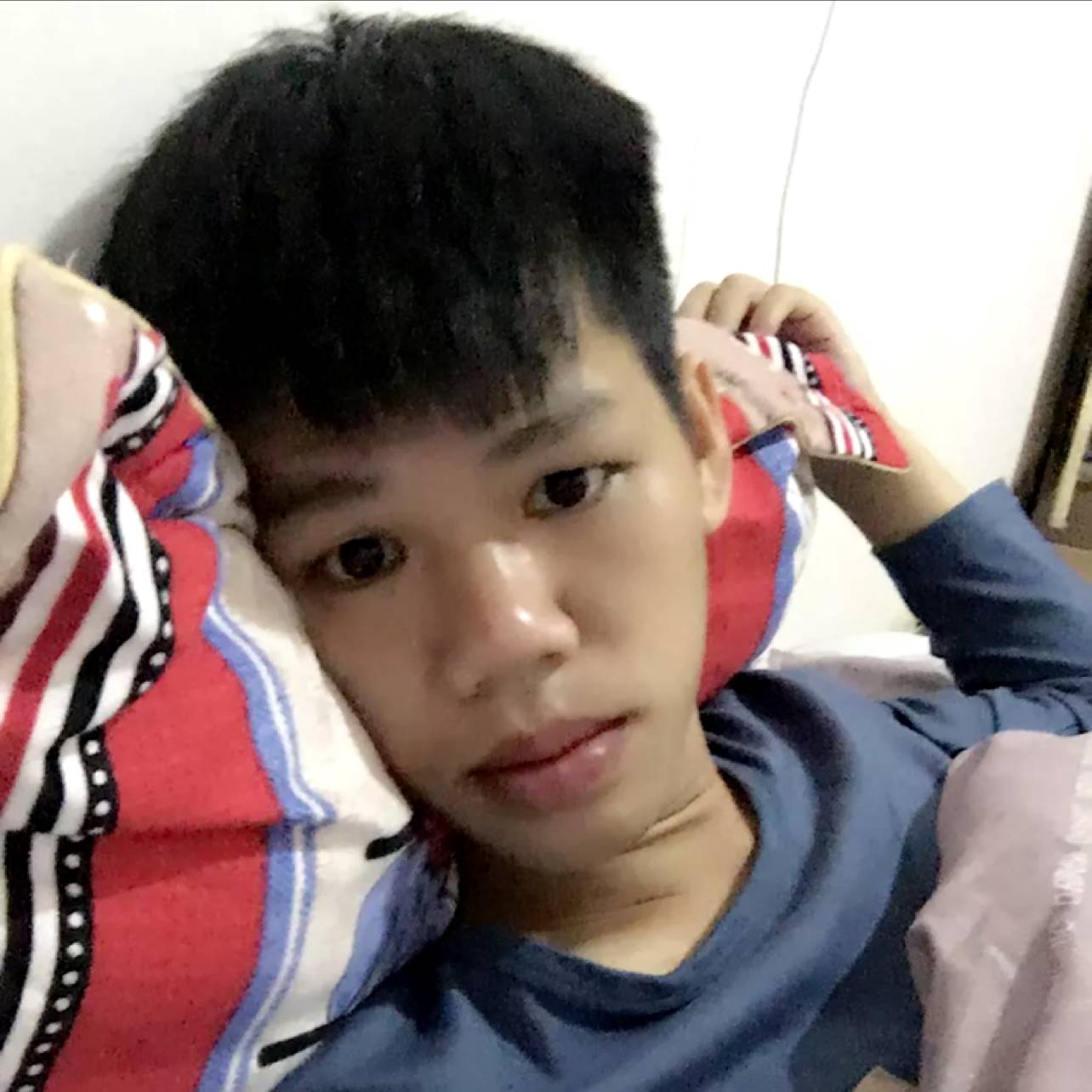 孤独泪了火的照片