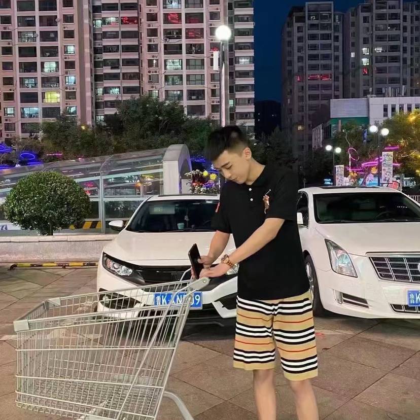 心锁说冷艳的照片