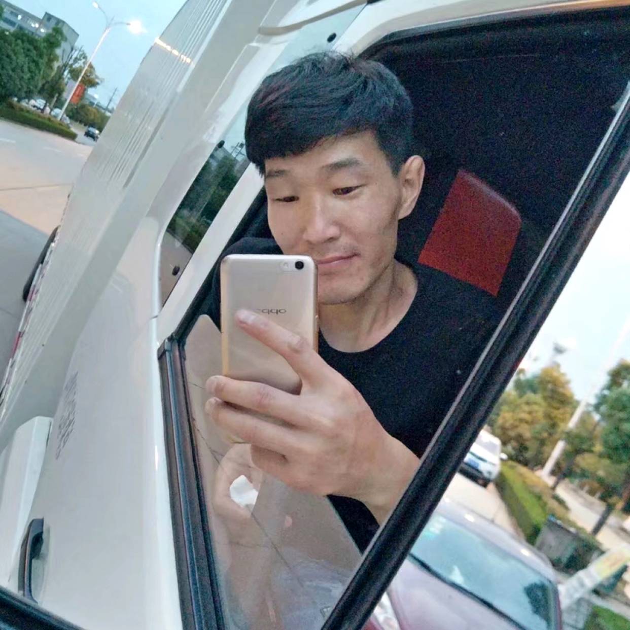 爱你多一点。的照片