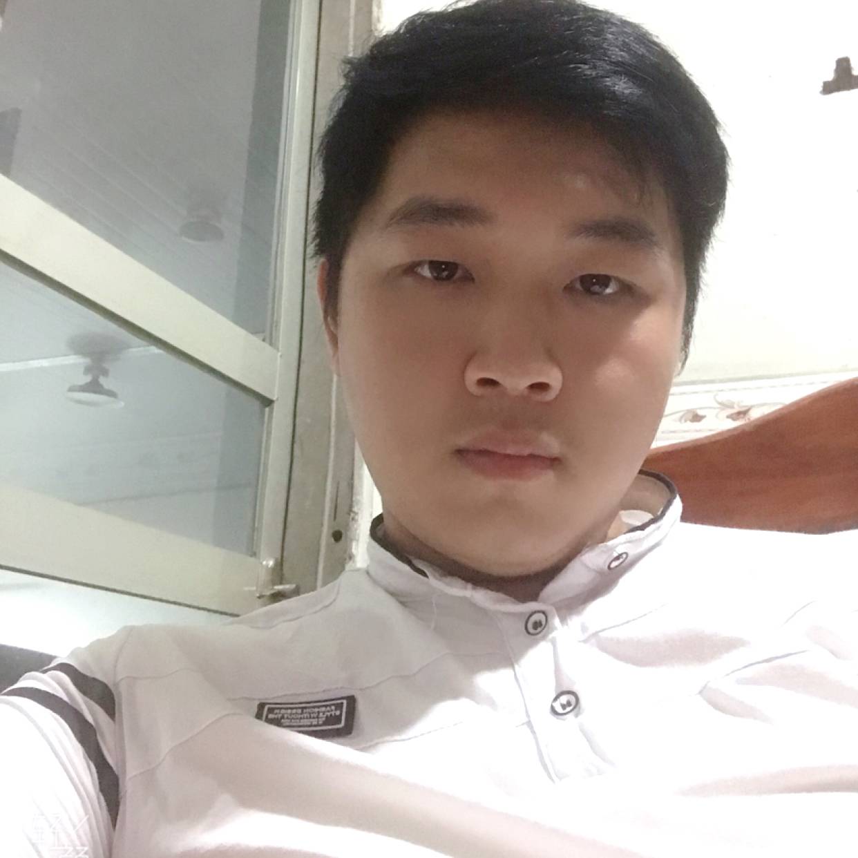 谨慎那的照片
