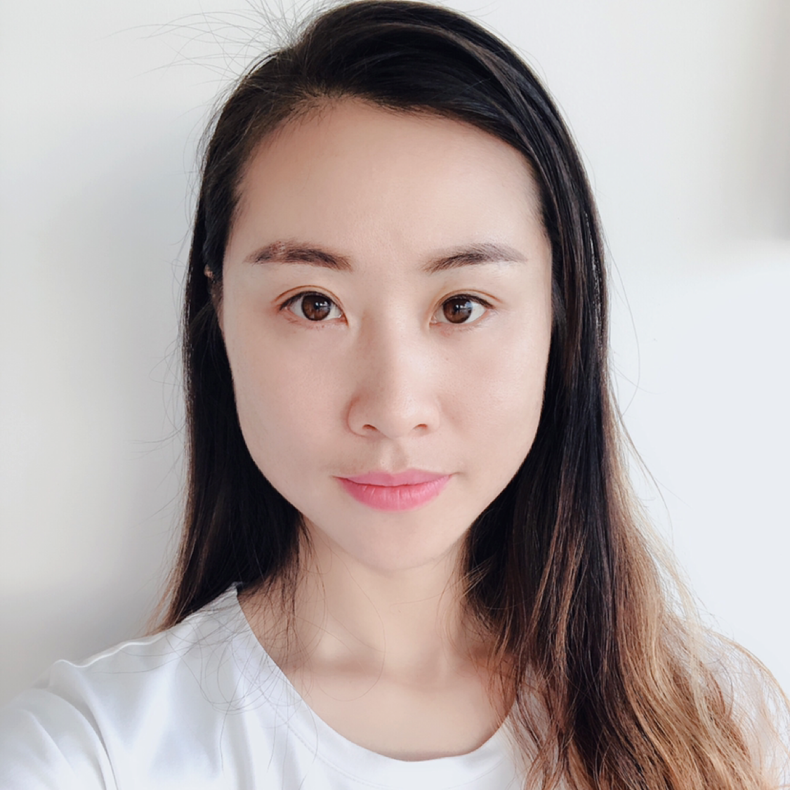 伶俐漫步白开水的照片