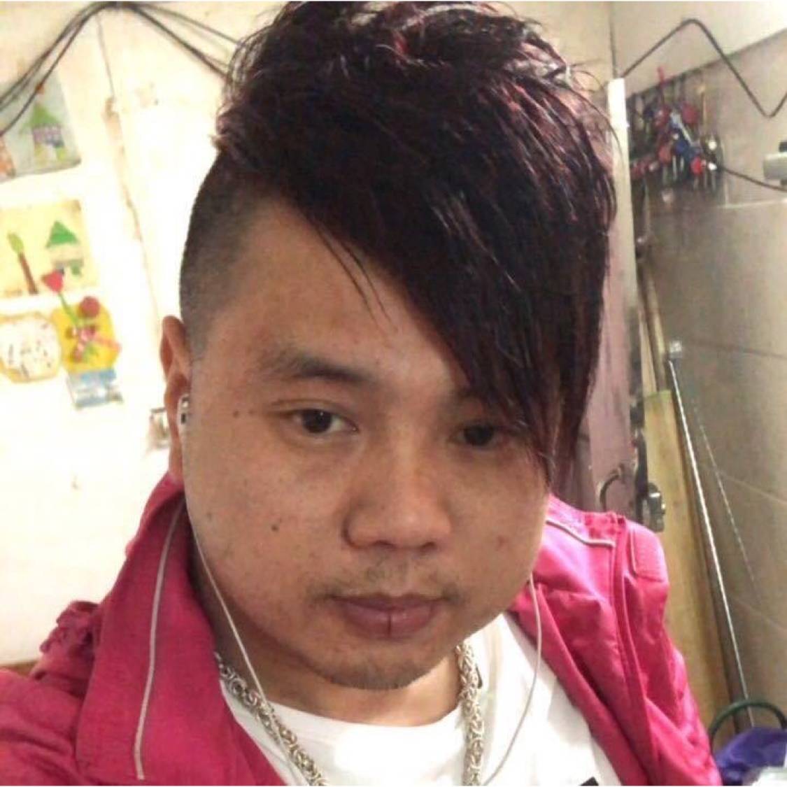 身影深拥怕黑的照片