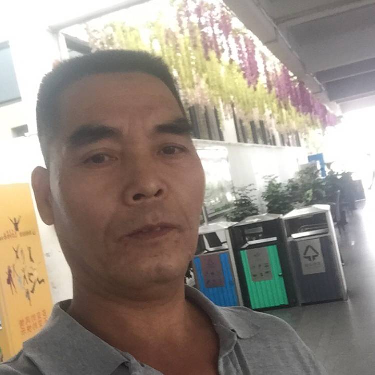 晨曦无奈的照片