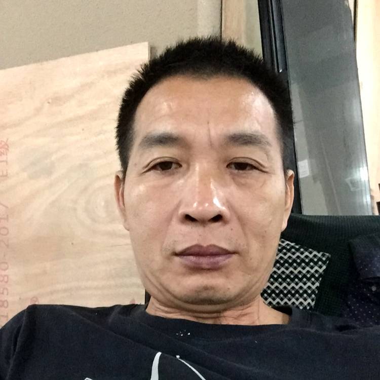 电脑挽手温柔的照片