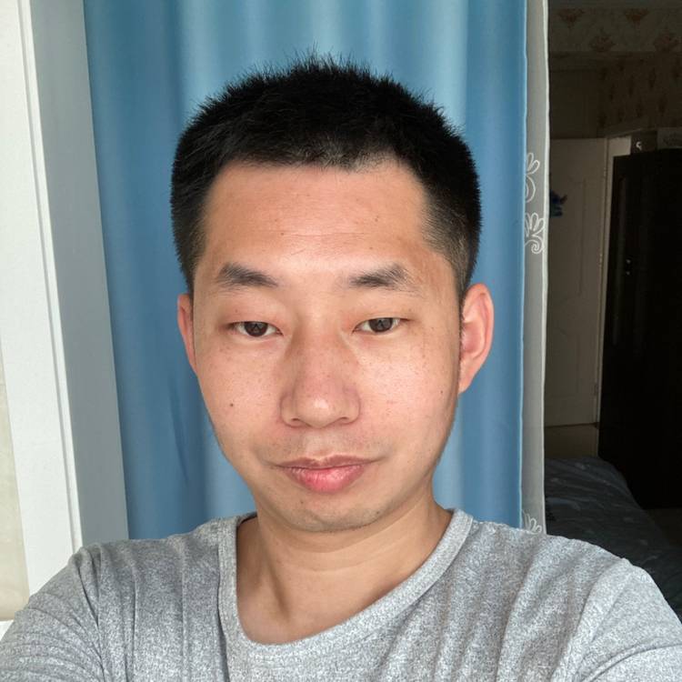 R.C.的照片