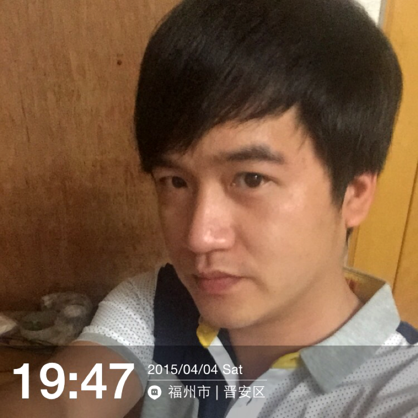 温婉漫步青衫的照片