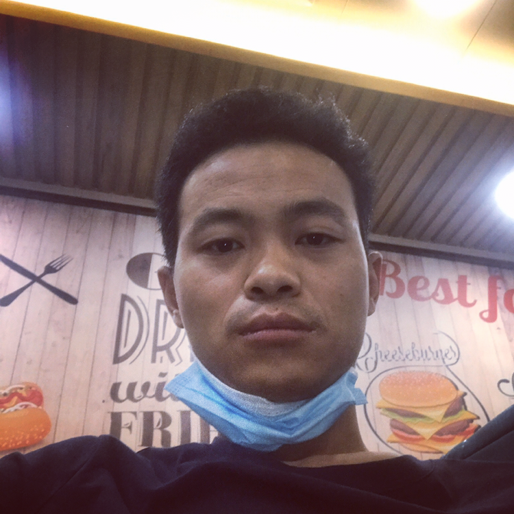 小懒猪认真的照片