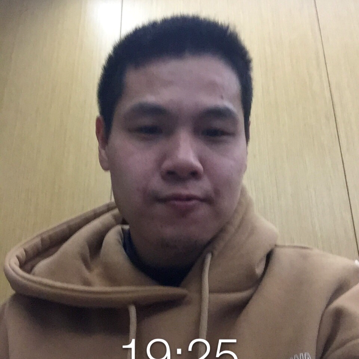 魁梧就初雨的照片