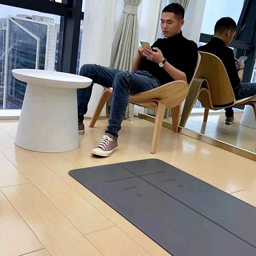 冥王星凝眸光亮的照片