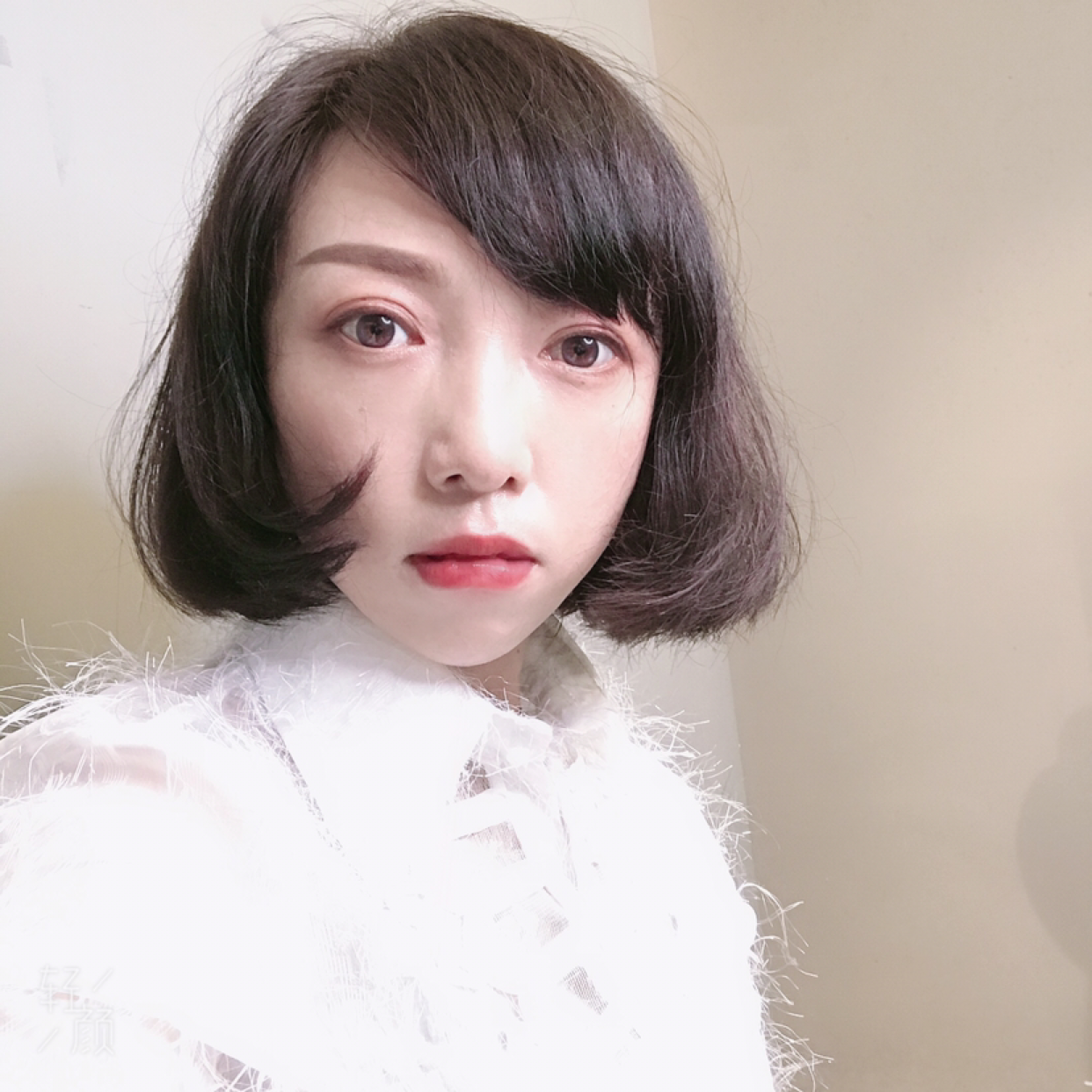 靓丽浅吻樱桃的照片
