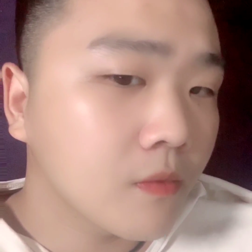 树叶迎甜甜的照片