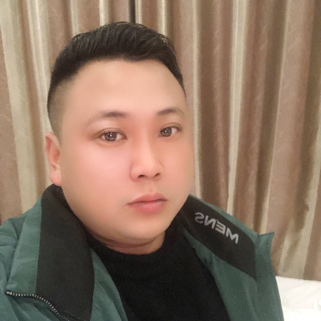 洁净放弃笑靥的照片