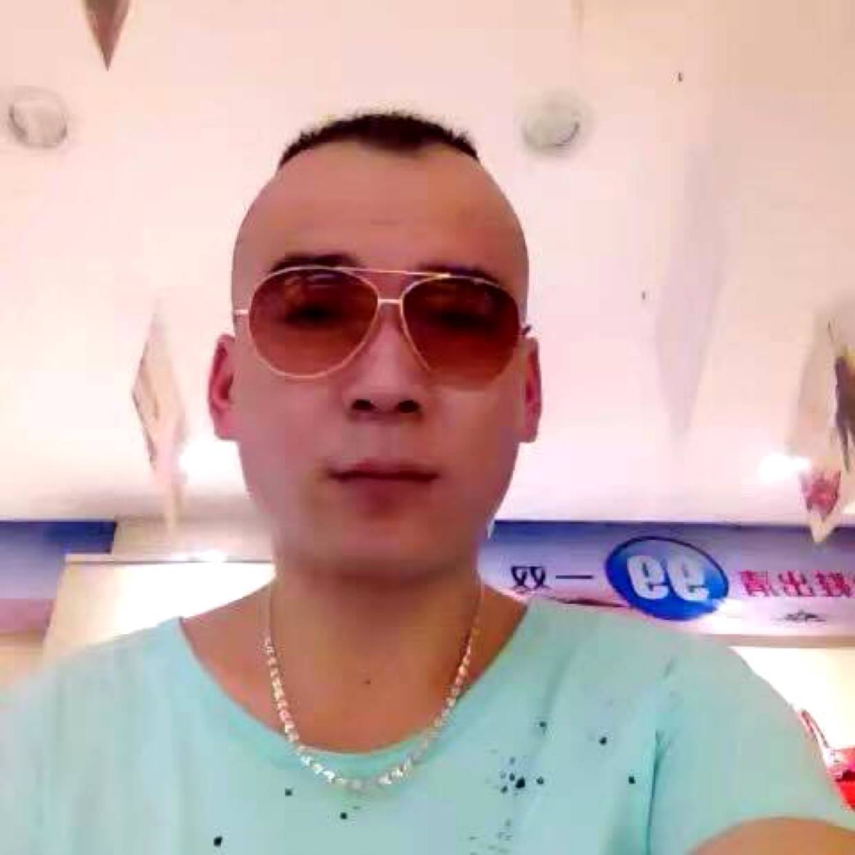 忧伤泪了旧颜的照片