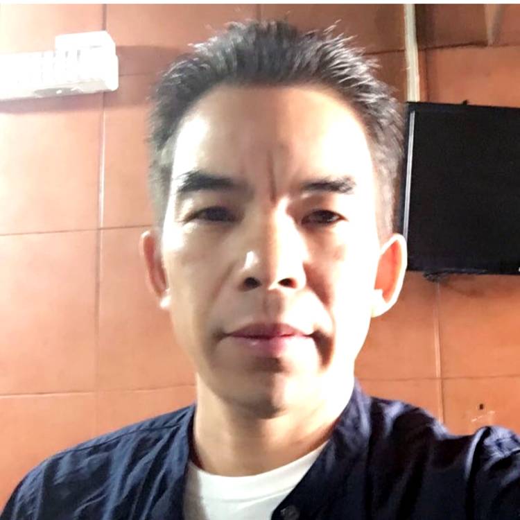 宝马打怕黑的照片