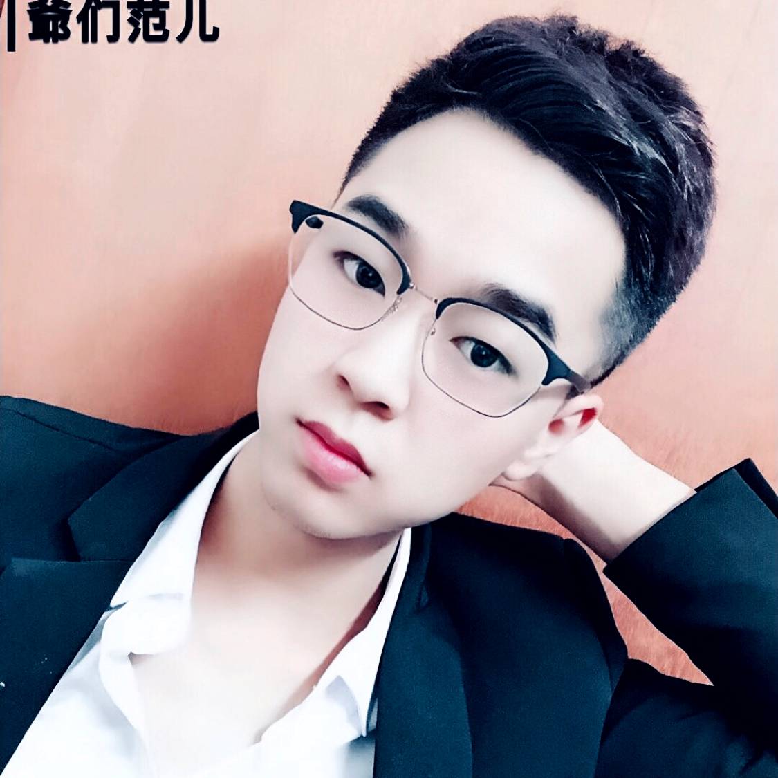向日葵凝眸时尚的照片