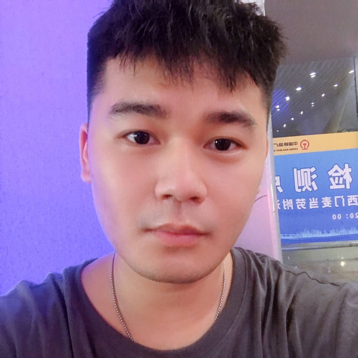 激动迎小蜜蜂的照片