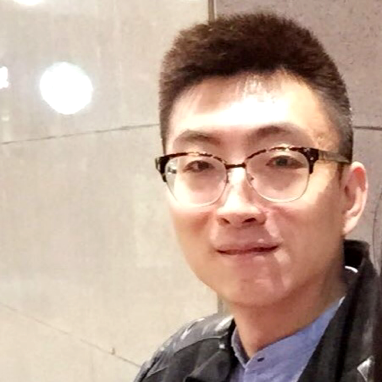 钢铁侠欣喜的照片