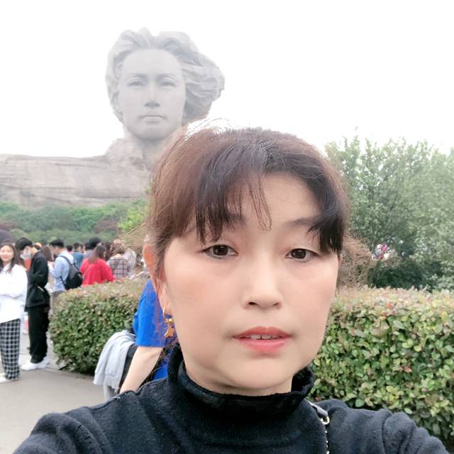 草莓冷傲的照片