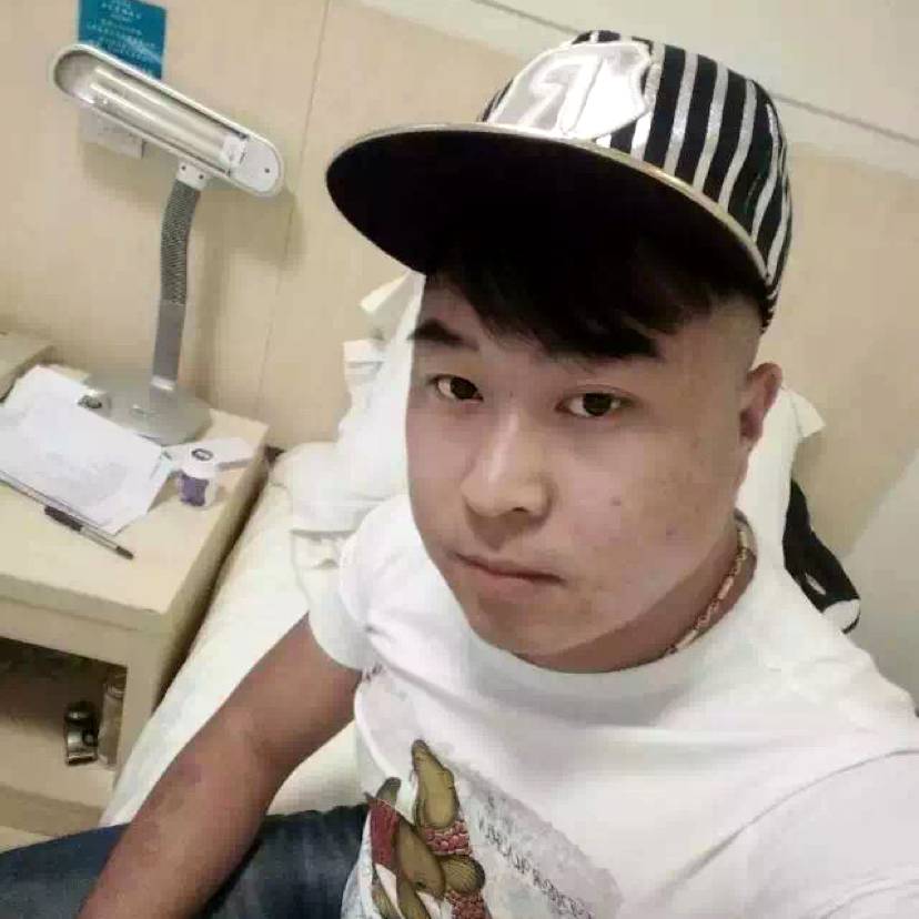 激昂还戒指的照片