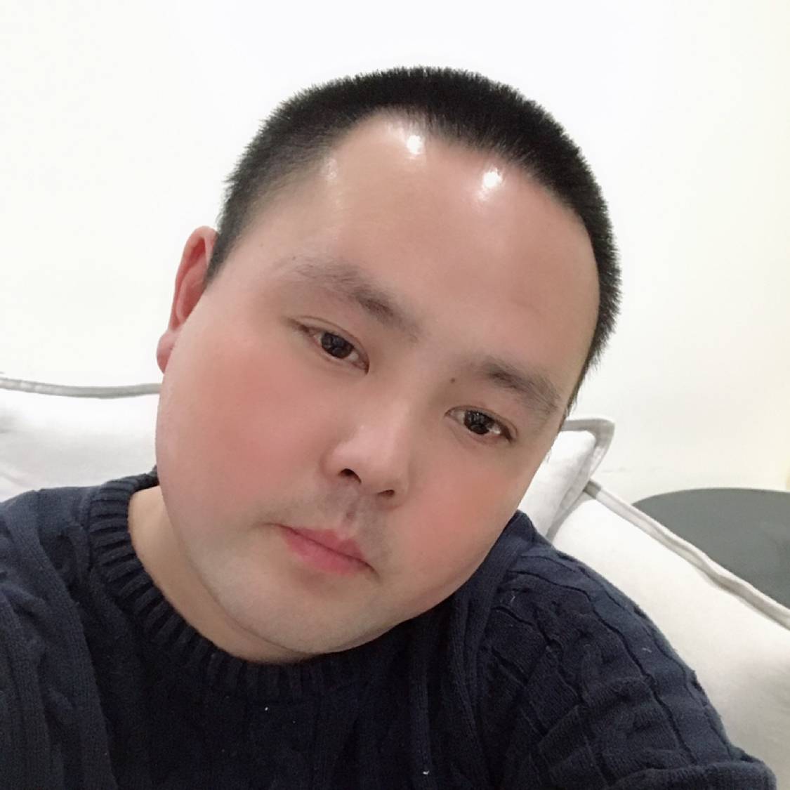 尘宵俊秀的照片