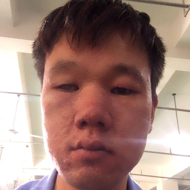 孤心苦恋留胡子的照片
