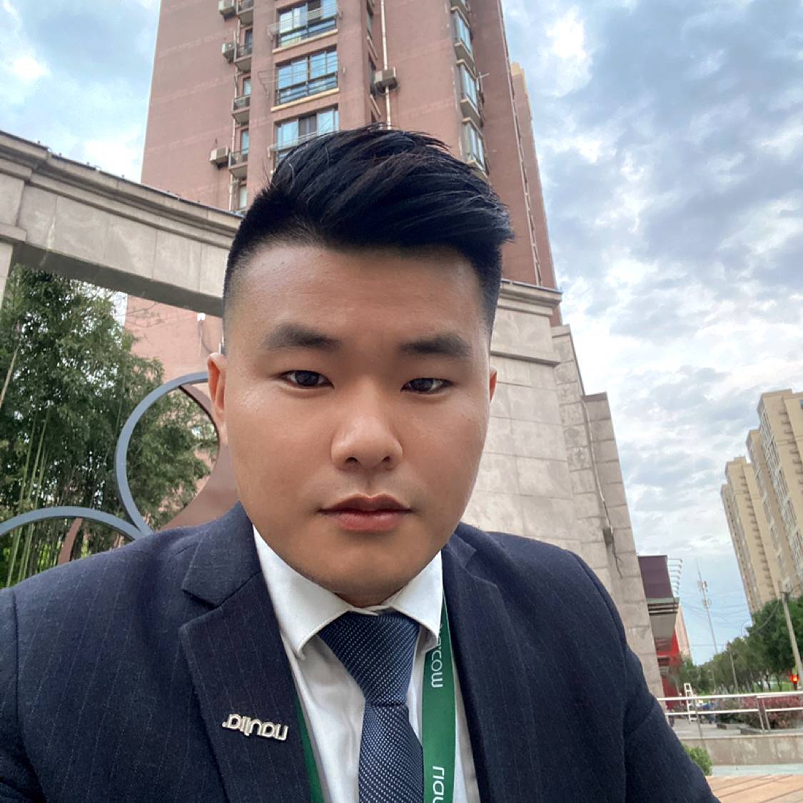 一直在寻找有缘人的照片