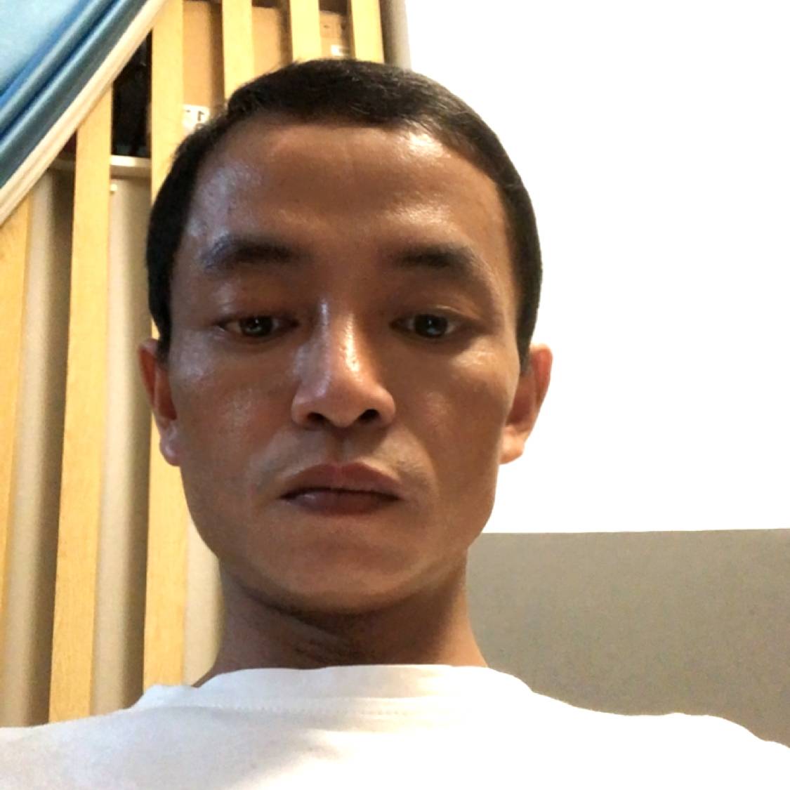 义气闻月亮的照片