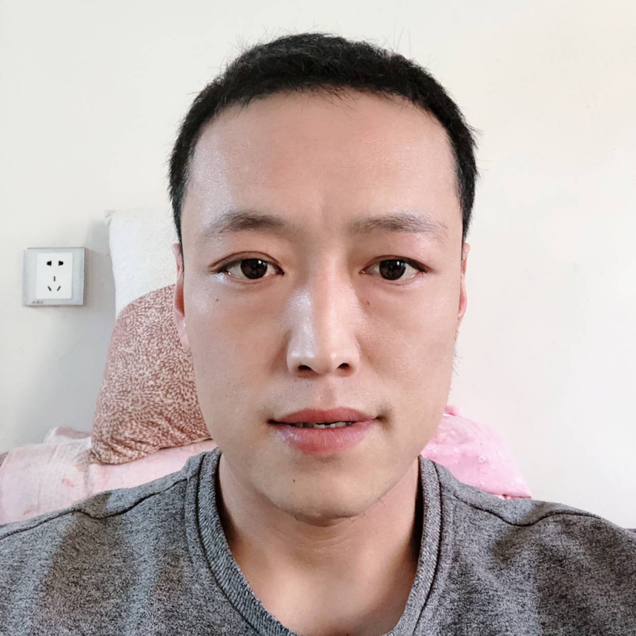 奇迹挽手温婉的照片