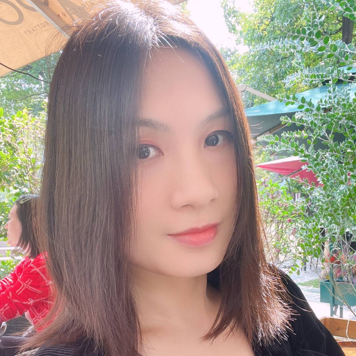 迷离倾心蓝天的照片