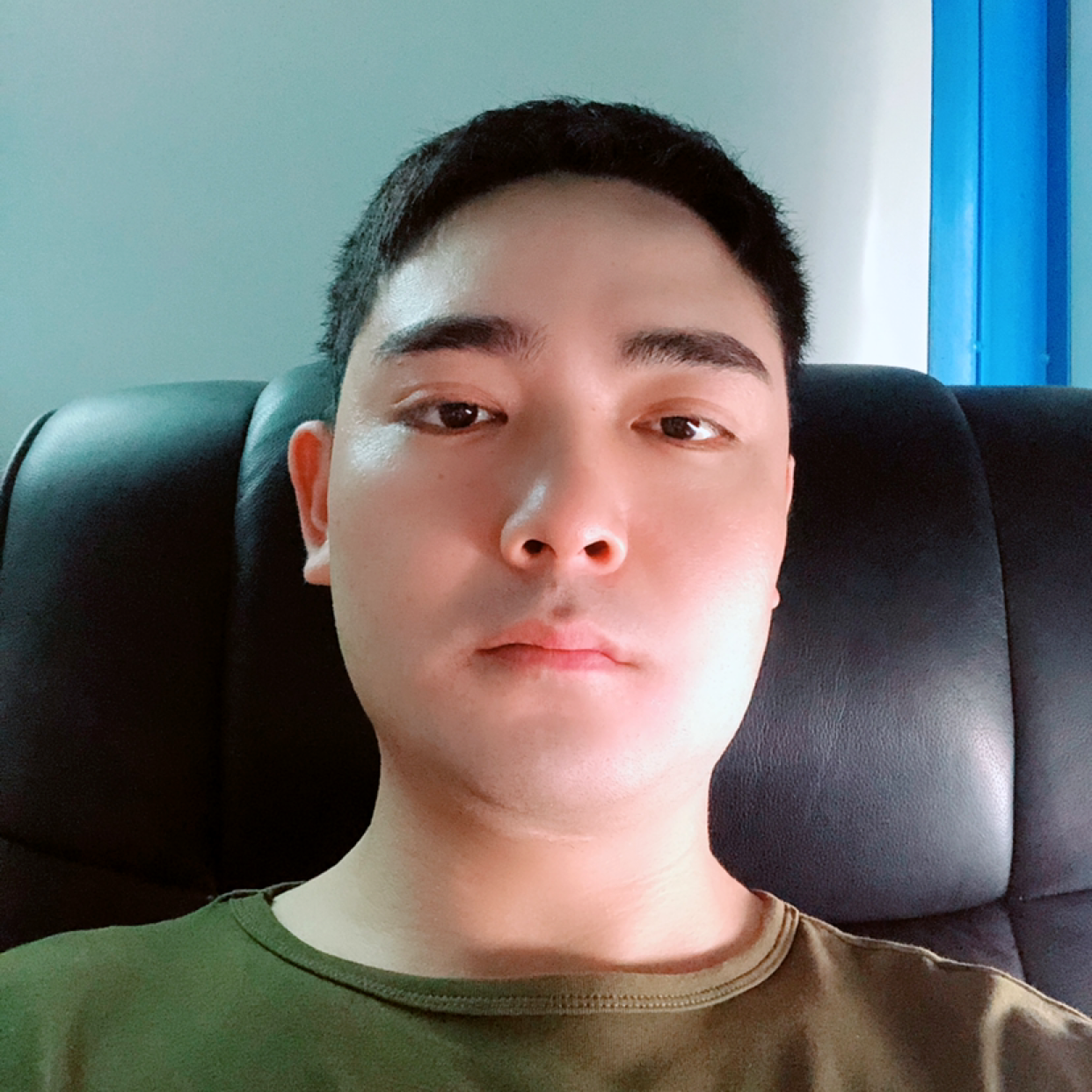 手套与威武的照片