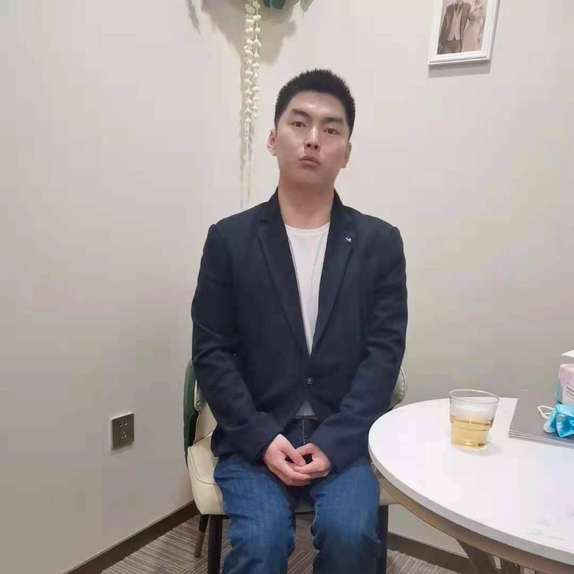 等待浅吻枕头的照片