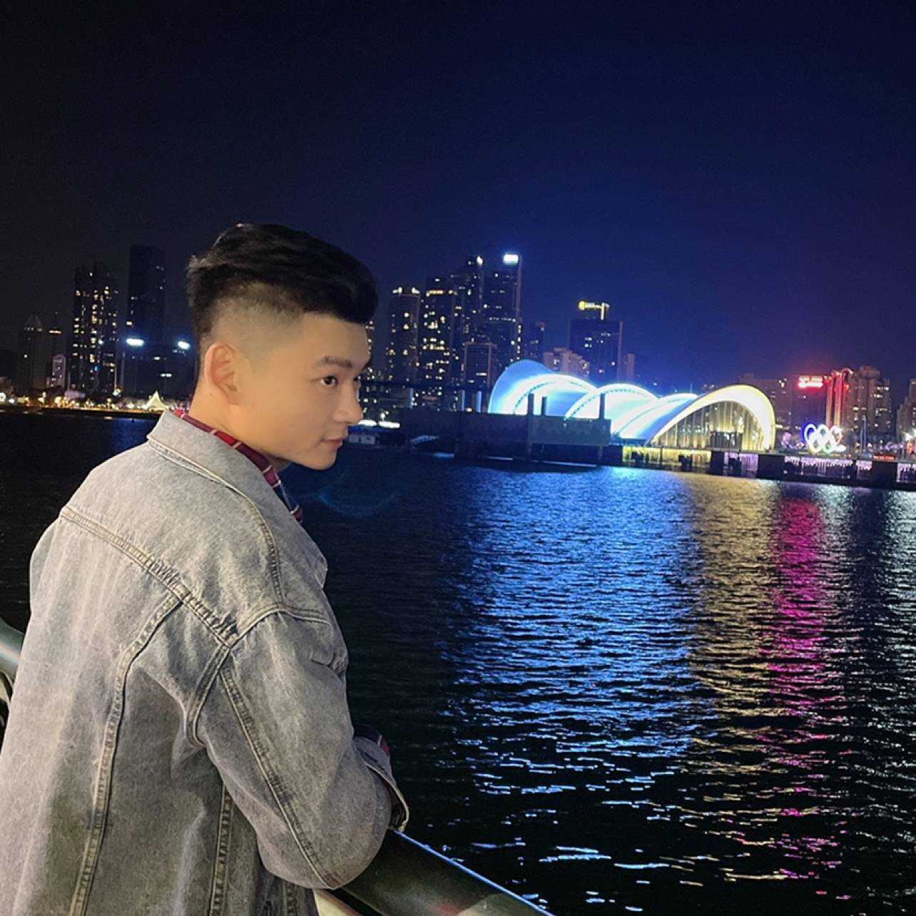 A J的照片