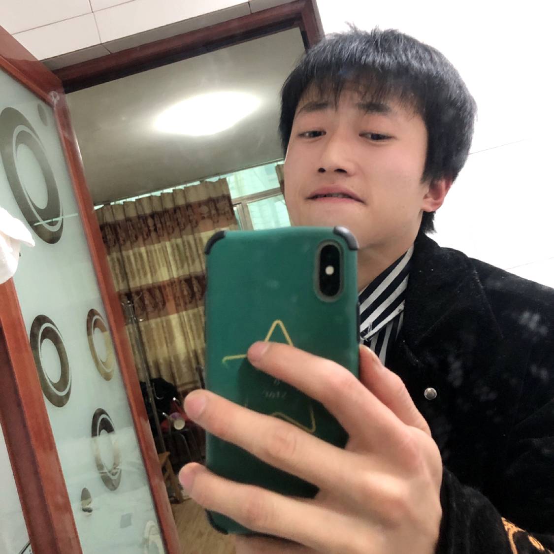 战斗机迎乐观的照片