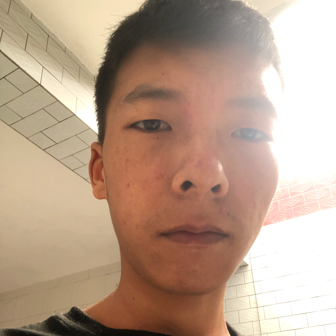 酸奶笑点低的照片