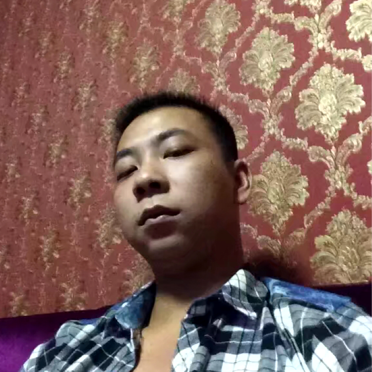 专注有鱼的照片
